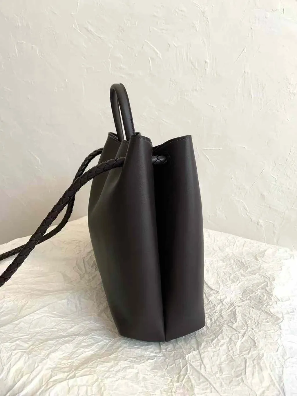 BOTTEGA VENETA ANDIAMO 光面牛皮肩背包 巧克力色 小號:中號 14.15.22