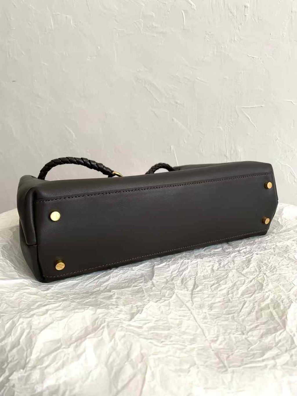 BOTTEGA VENETA ANDIAMO 光面牛皮肩背包 巧克力色 小號:中號 14.15.23