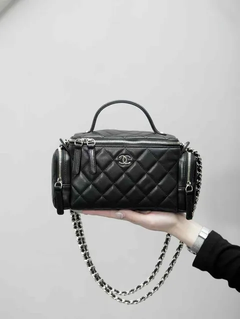 CHANEL 24K 手柄相機包 黑色 10.49.48
