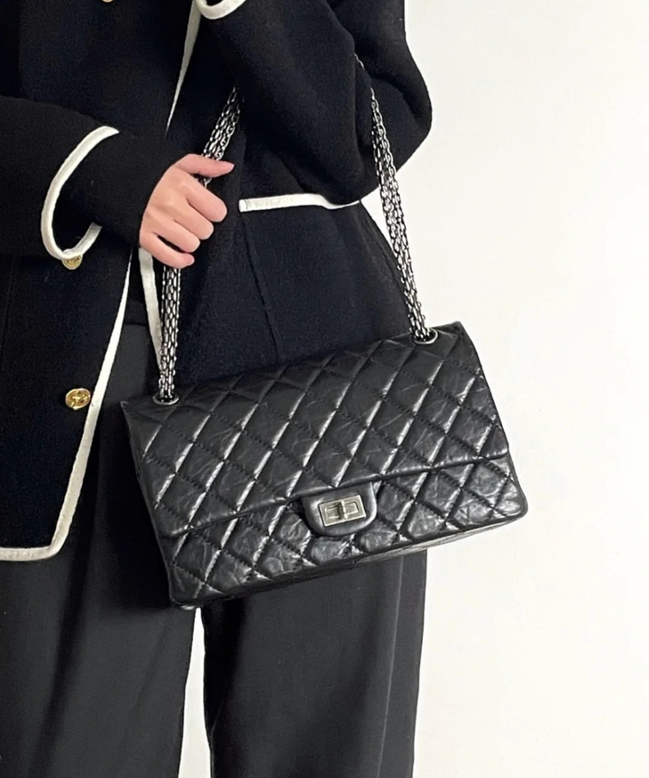 CHANEL 2.55 油蠟牛皮鏈條包 黑金2