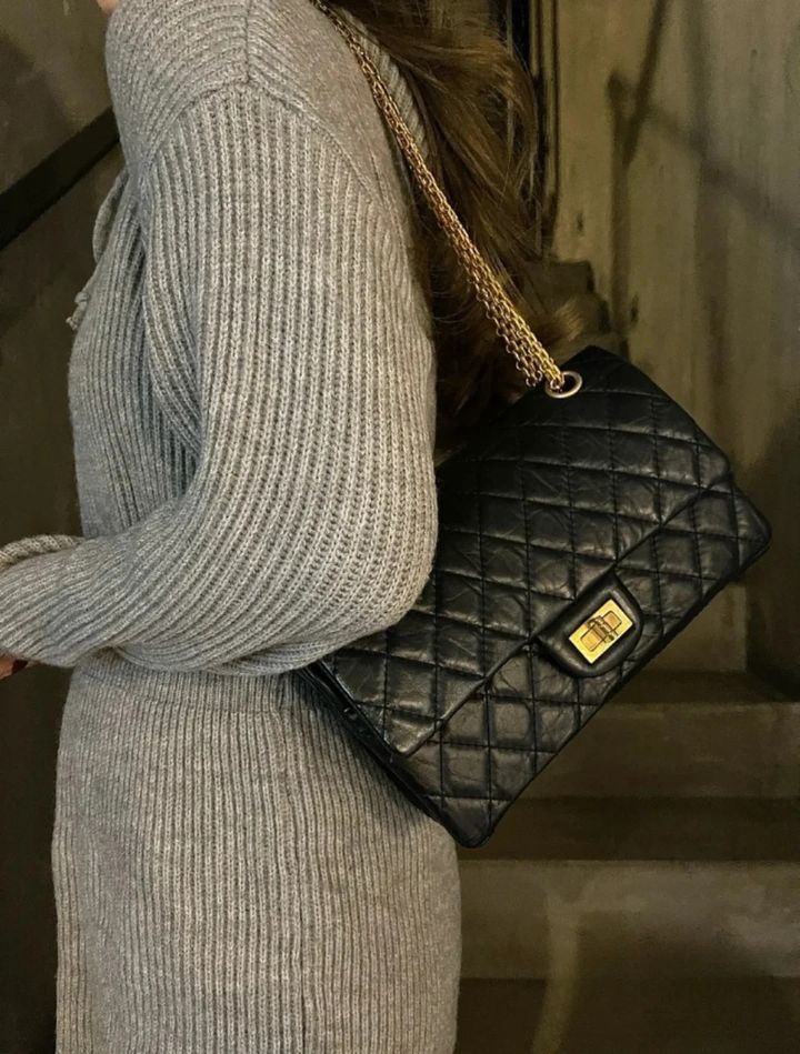 CHANEL 2.55 油蠟牛皮鏈條口蓋包 黑金 中號