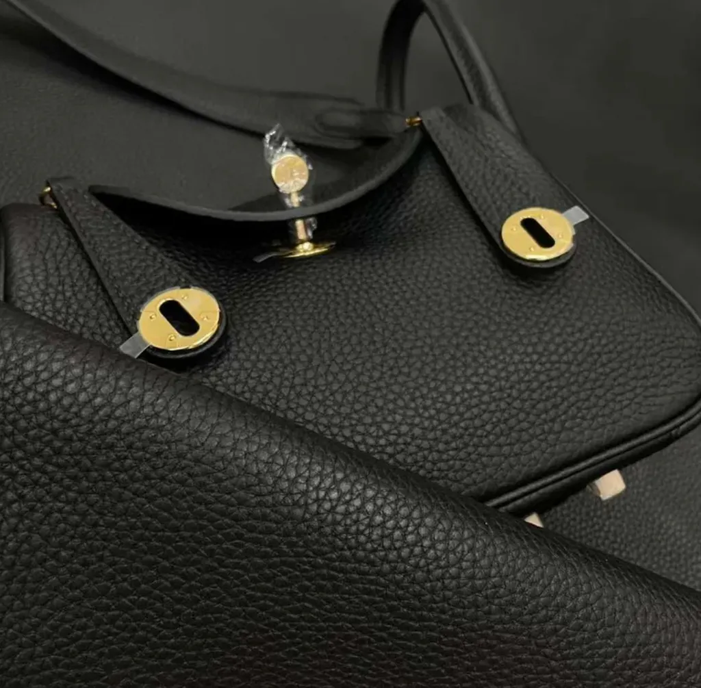HERMES MINI LINDY CLEMENCE皮 89黑色 金扣 琳迪包 下午2.40.56