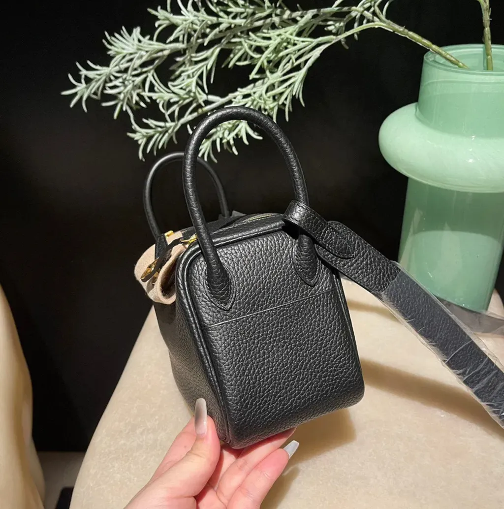 HERMES MINI LINDY CLEMENCE皮 89黑色 金扣 琳迪包 下午2.42.05