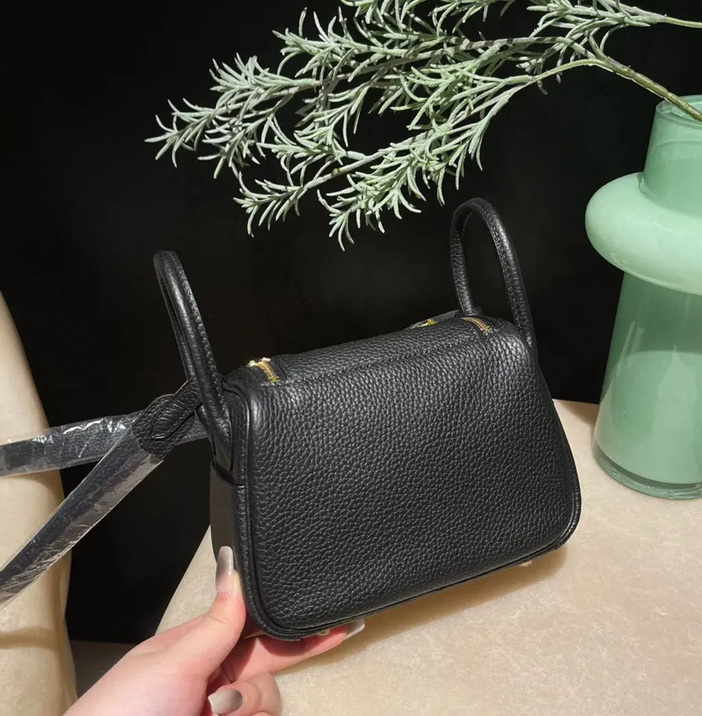 HERMES MINI LINDY CLEMENCE皮 89黑色 金扣 琳迪包 下午2.42.21