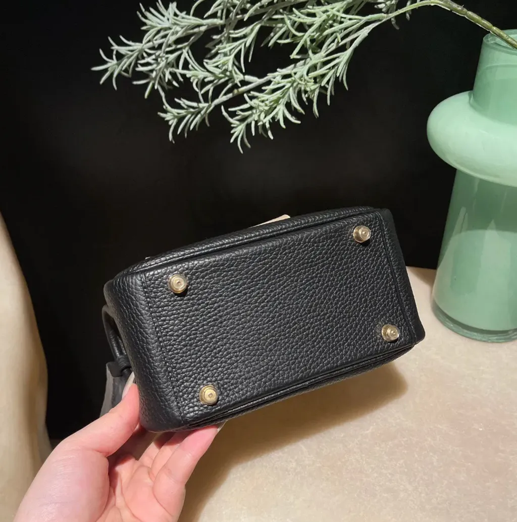 HERMES MINI LINDY CLEMENCE皮 89黑色 金扣 琳迪包 下午2.42.15