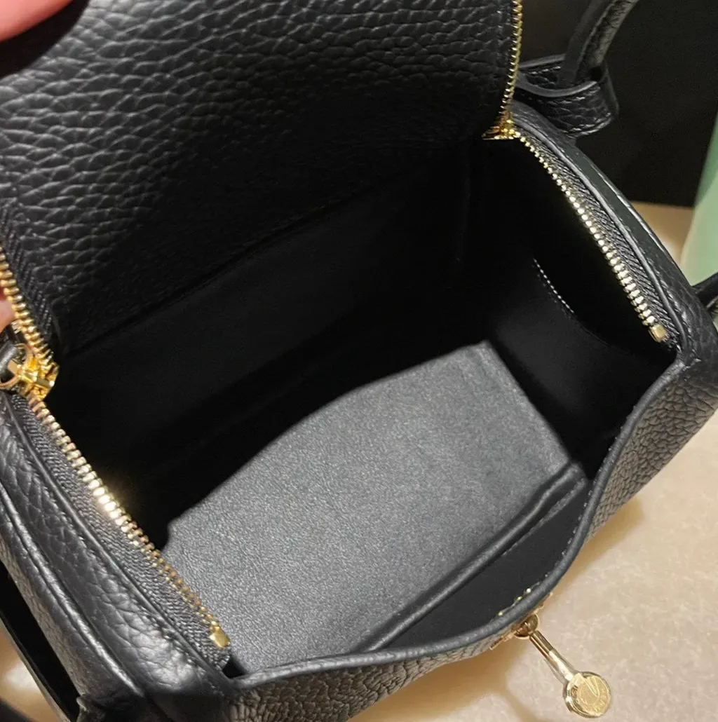 HERMES MINI LINDY CLEMENCE皮 89黑色 金扣 琳迪包 下午2.40.51