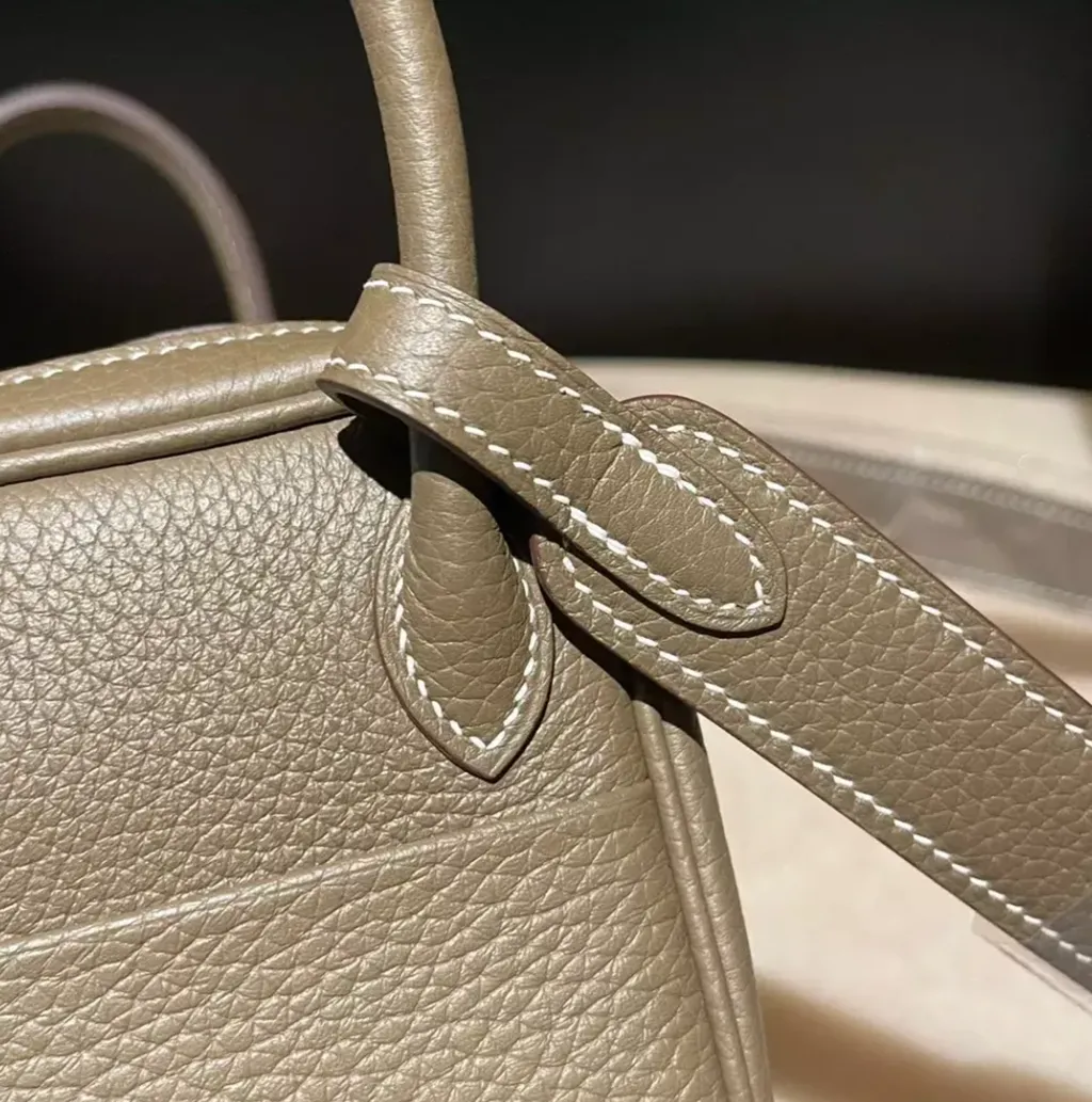 HERMES LINDY CLEMENCE皮 18大象灰色 金扣 琳迪包 下午3.55.45