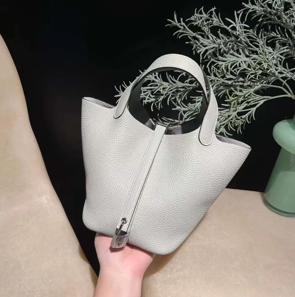 HERMES PICOTIN CLEMENCE皮 0W冰晶灰色 銀扣 菜籃子 下午4.24.20