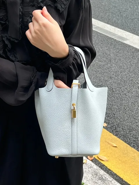 爱马仕圣杯蓝—夏日的一抹清凉_1_Wally_来自小红书网页版