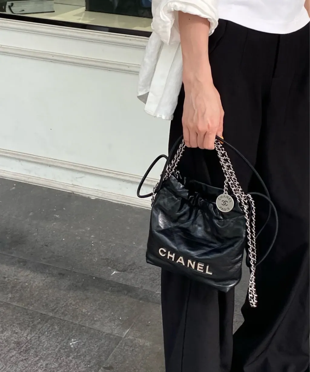 CHANEL 22BAG 垃圾袋 黑銀 MINI3