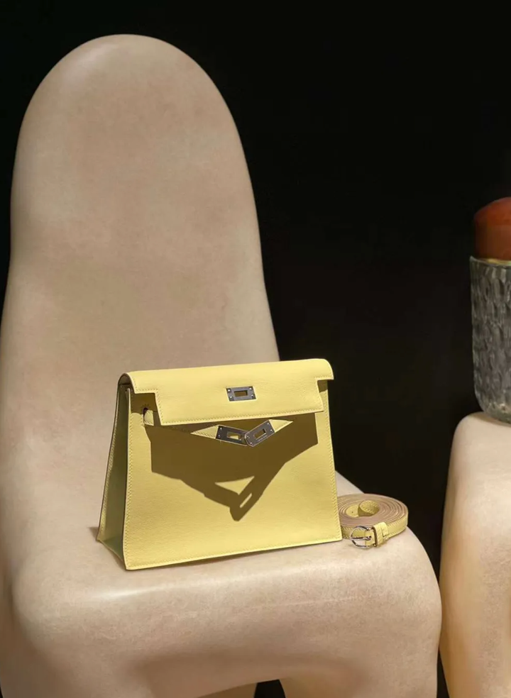 HERMES KELLY DANSE  EVERCOLOR皮 1Z小雞黃 銀扣 跳舞包  下午2.00.22