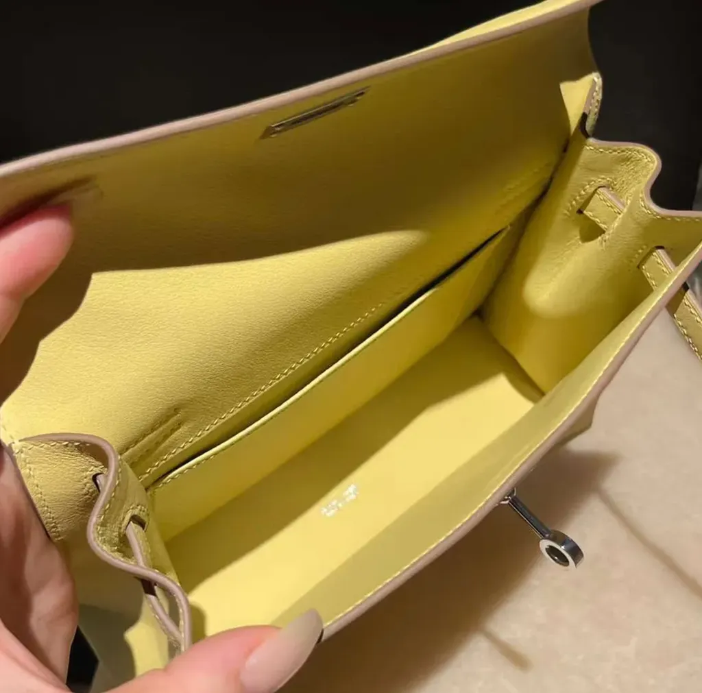 HERMES KELLY DANSE  EVERCOLOR皮 1Z小雞黃 銀扣 跳舞包  下午2.00.51