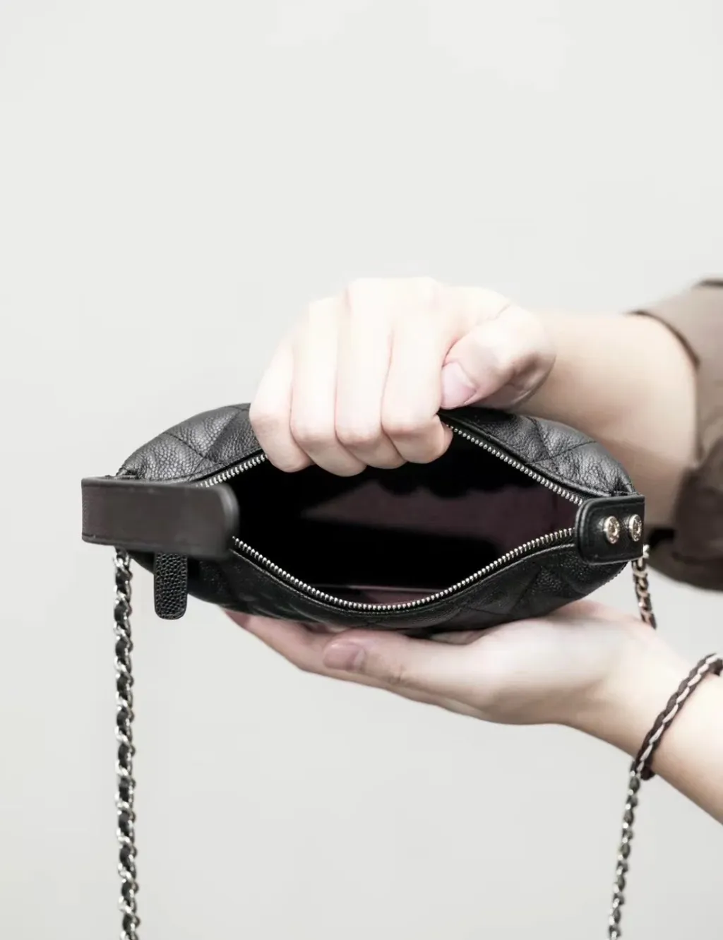 CHANEL 25C HOBO 魚子醬飯盒包 多色2