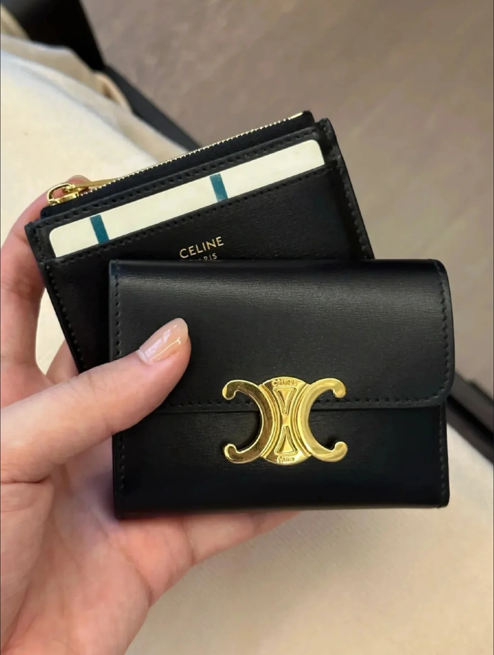 CELINE TRIOMPHE 亮澤牛皮革短款零錢卡包-1