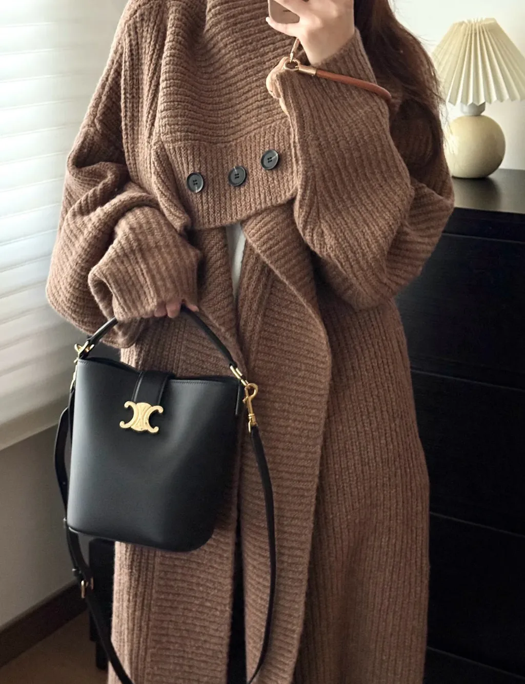 CELINE LOUISE 光滑牛皮革水桶包 小號 黑色IMG_0513