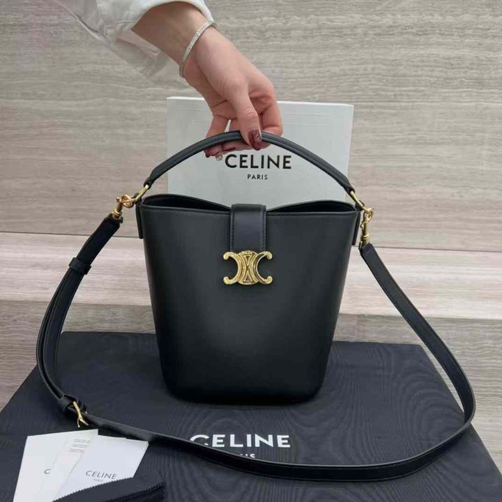 CELINE LOUISE 光滑牛皮革水桶包 小號 淡杏色 16.25.38