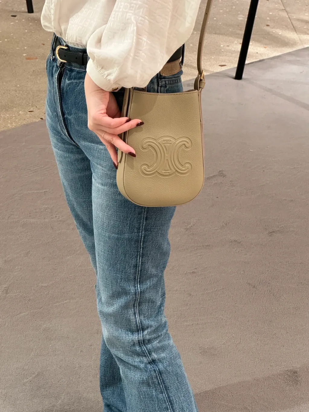 CELINE MINI HELOISE手機包 杏色:棕色IMG_0520