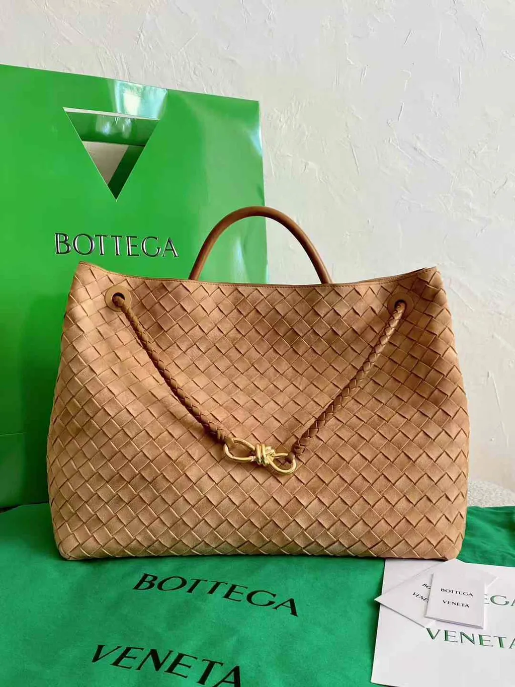 BOTTEGA VENETA ANDIAMO 麂皮肩背包 淺棕 三個尺寸11.31.28