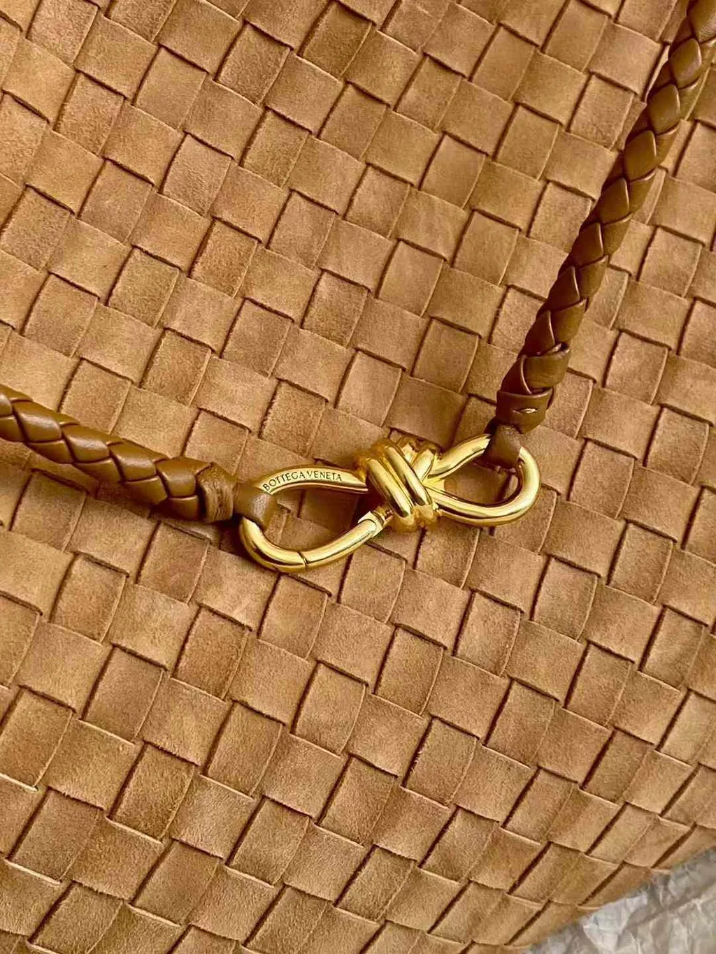 BOTTEGA VENETA ANDIAMO 麂皮肩背包 淺棕 三個尺寸11.31.32