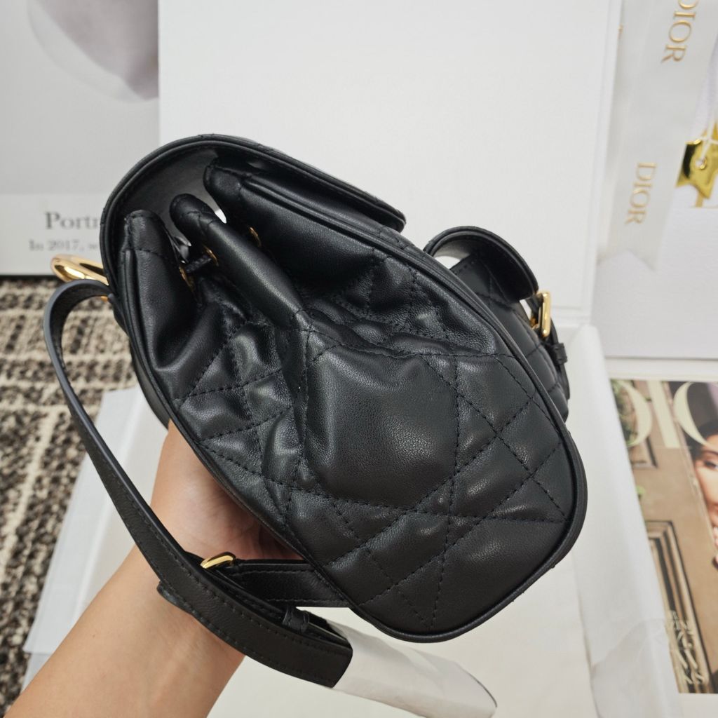 DIOR CARO 籐格紋羊皮後背包 黑色1027