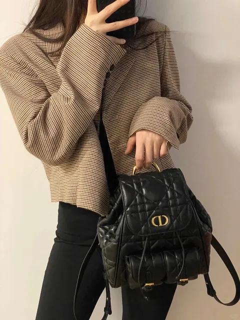 一秒沦陷啊🤔️Dior Caro 双肩包大小对比图_1_WoW Fantasy奢品_来自小红书网页版 (1)