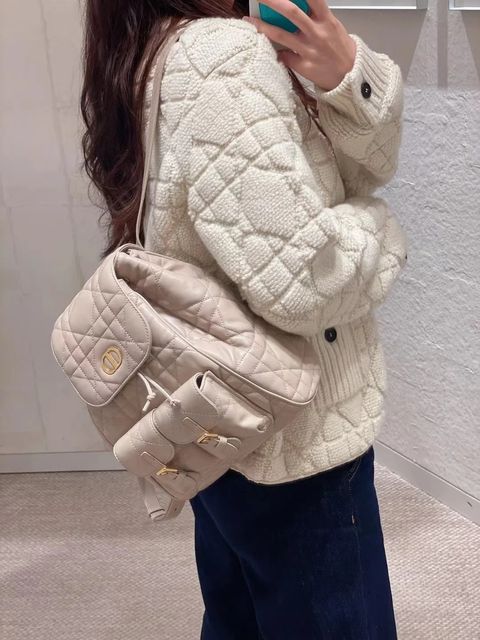 白糯糯的搭配🎒_1_天津万象城Dior Ava_来自小红书网页版