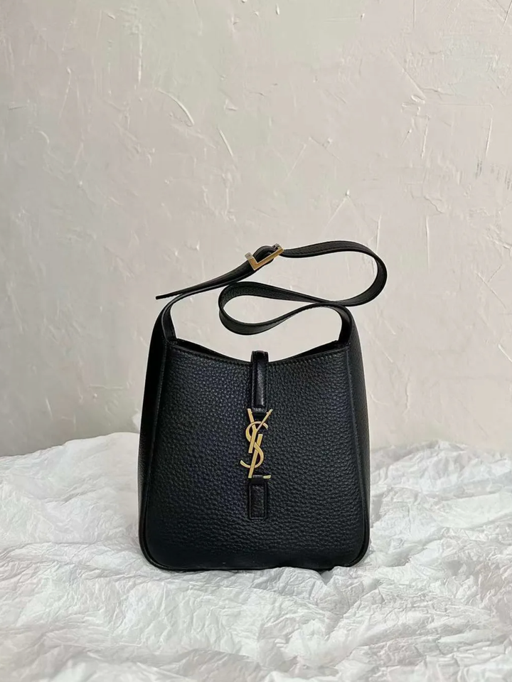YSL LE5A7 MINI HOBO 手袋  下午5.14.52