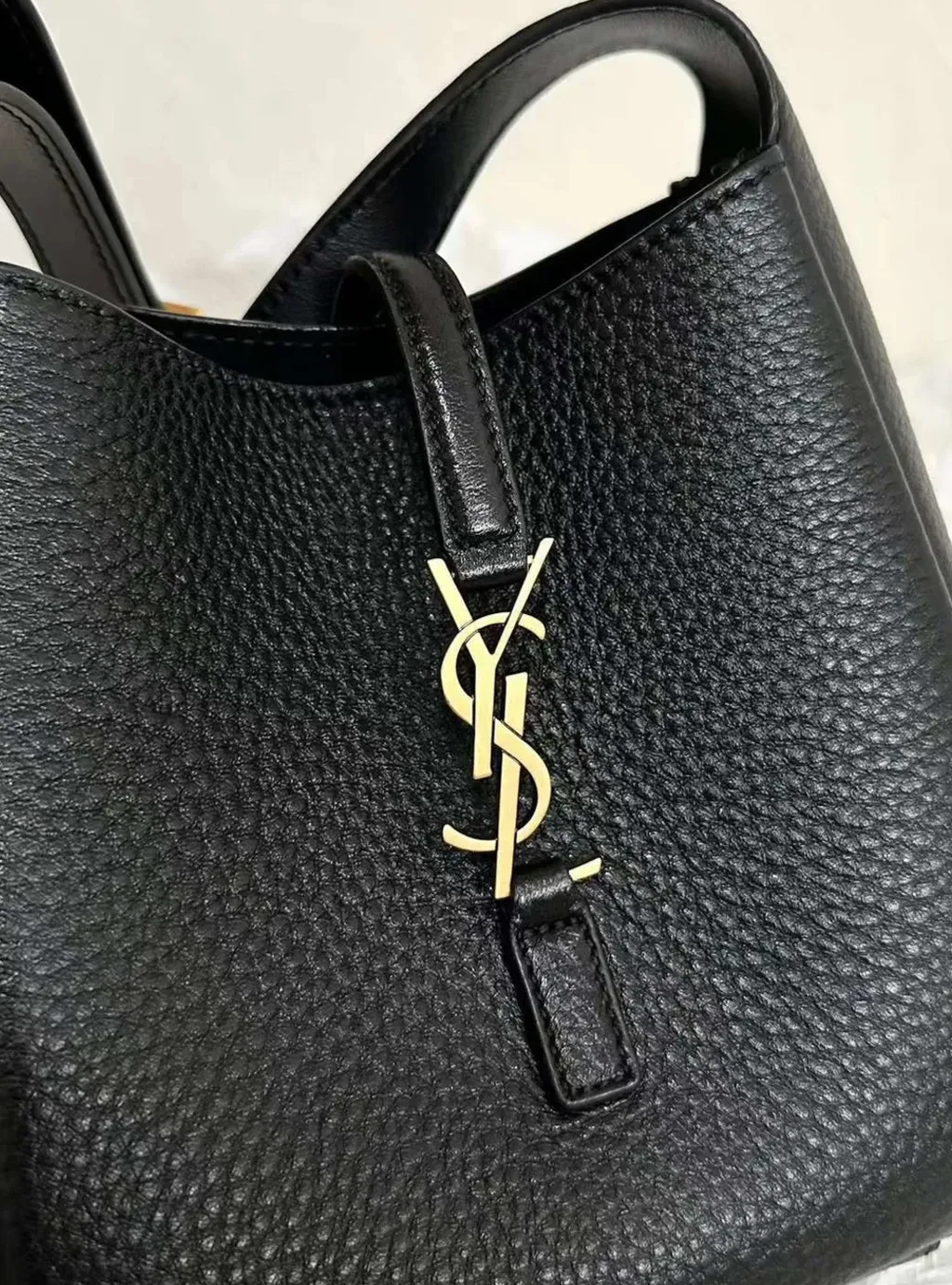 YSL LE5A7 MINI HOBO 手袋  下午5.14.57