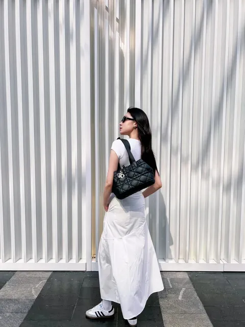 包包OOTD｜用Toujours解锁拍照新姿势📷_3_李李Lee_来自小红书网页版