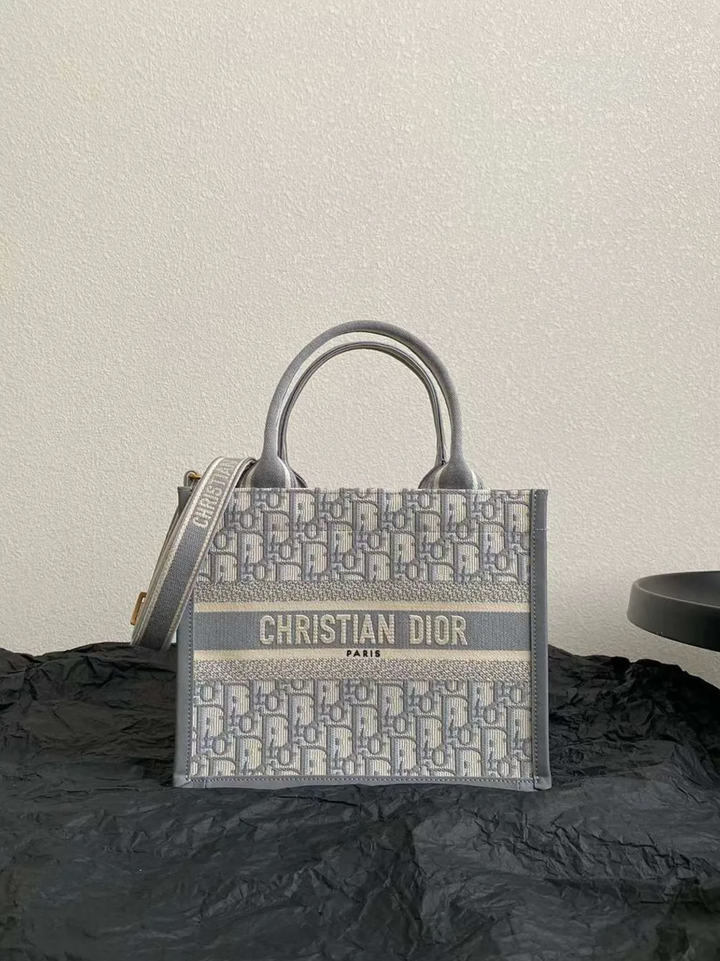 DIOR BOOK TOTE 背帶款托特包 老花灰 下午2.18.58
