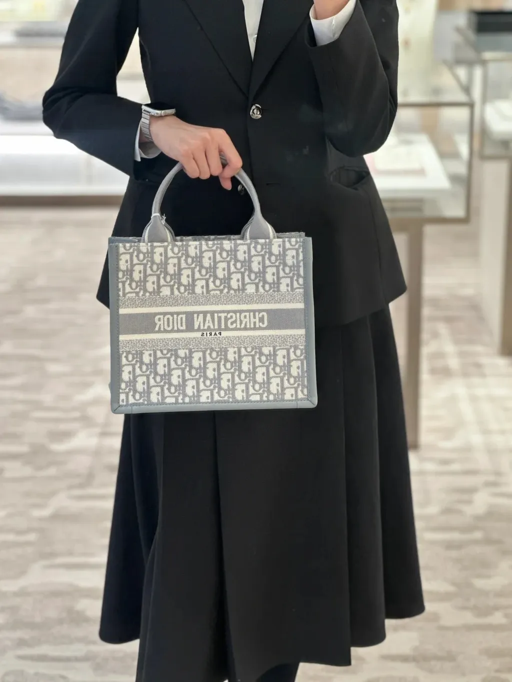 肩带款tote家族新成员_1_Dior_Vicky_来自小红书网页版