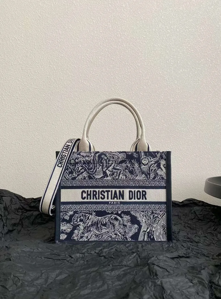 DIOR BOOK TOTE 托特包 背帶款 老虎款藍米白 下午2.50.53
