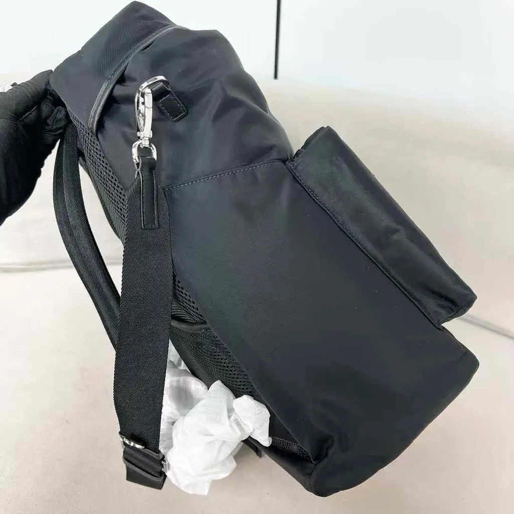 PRADA 尼龍雙肩背包 2VZ10812.17.21
