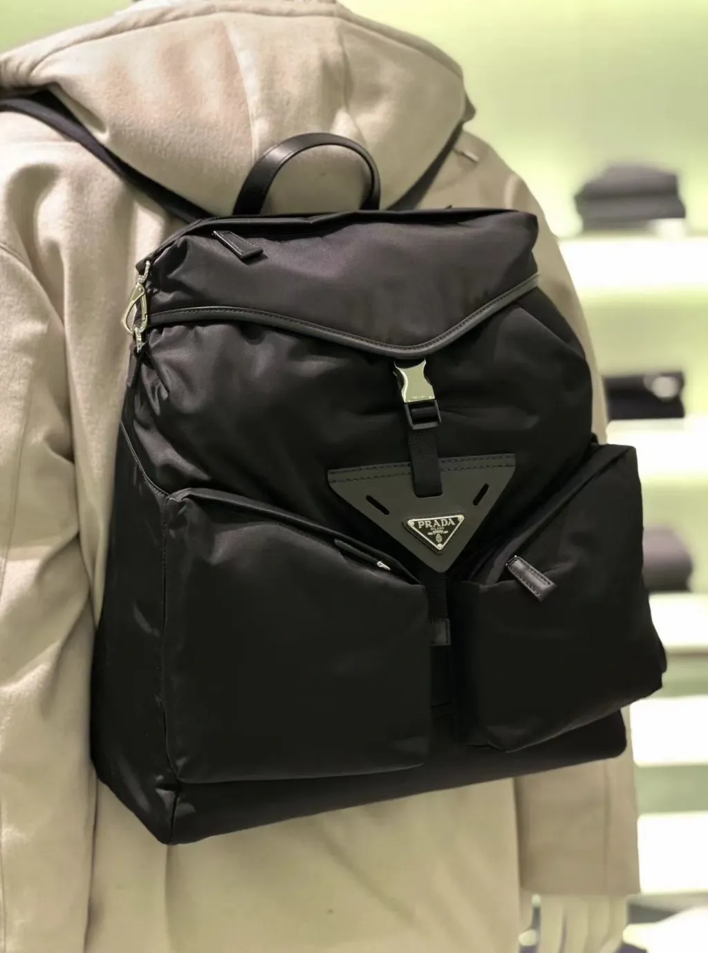PRADA 尼龍雙肩背包 2VZ108-4