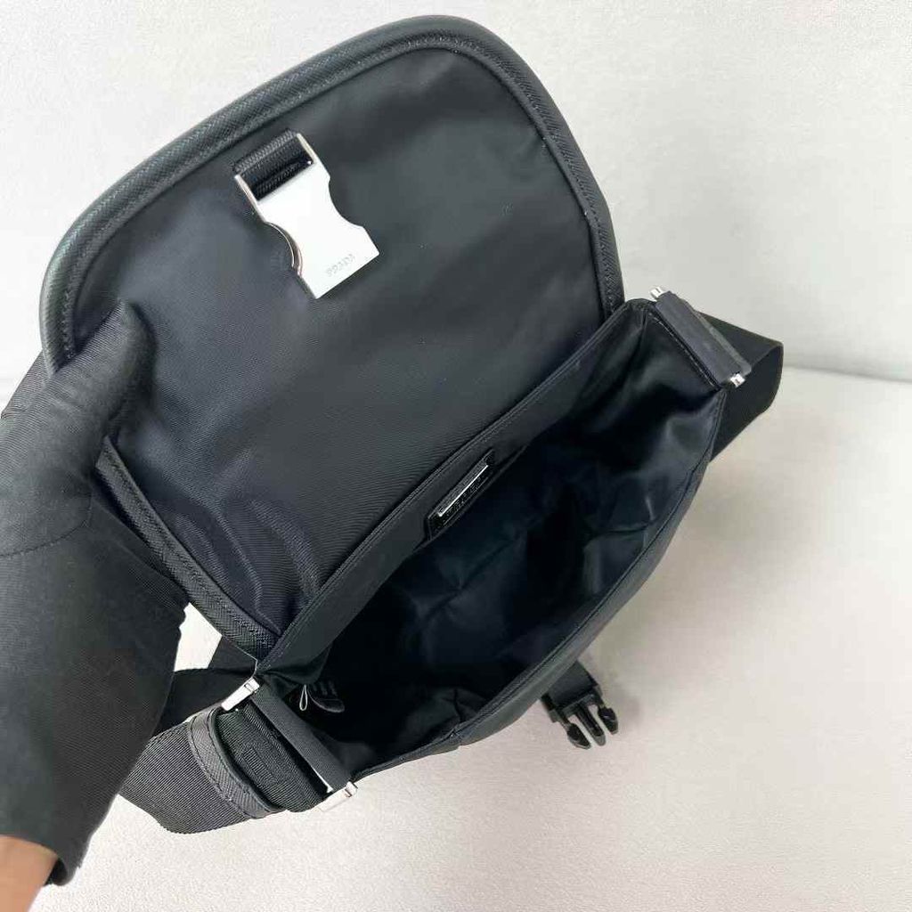 PRADA 2024 SUMMER 尼龍郵差包 2VD07017.50.54