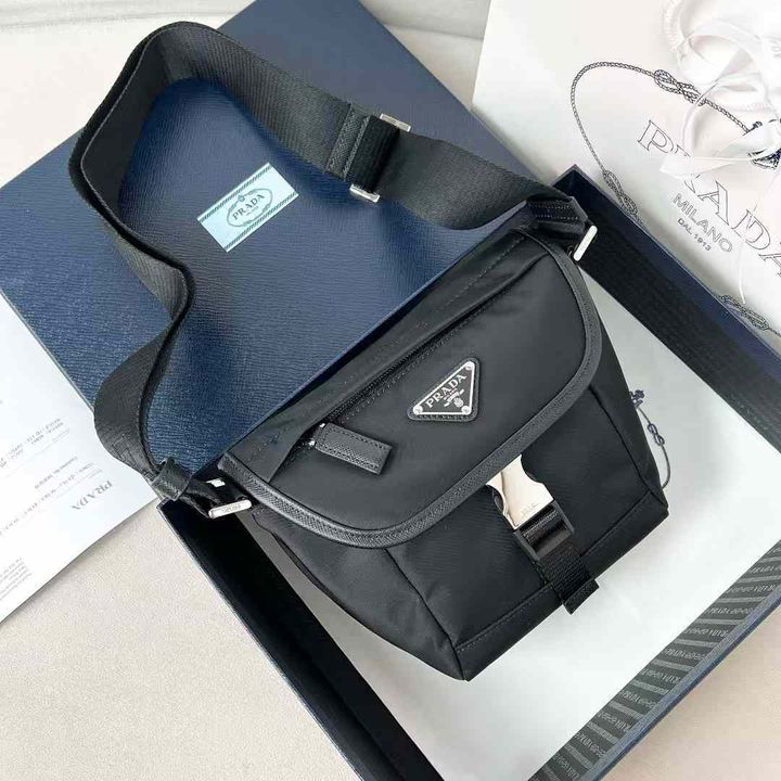 PRADA 2024 SUMMER 尼龍郵差包 2VD07017.45.54