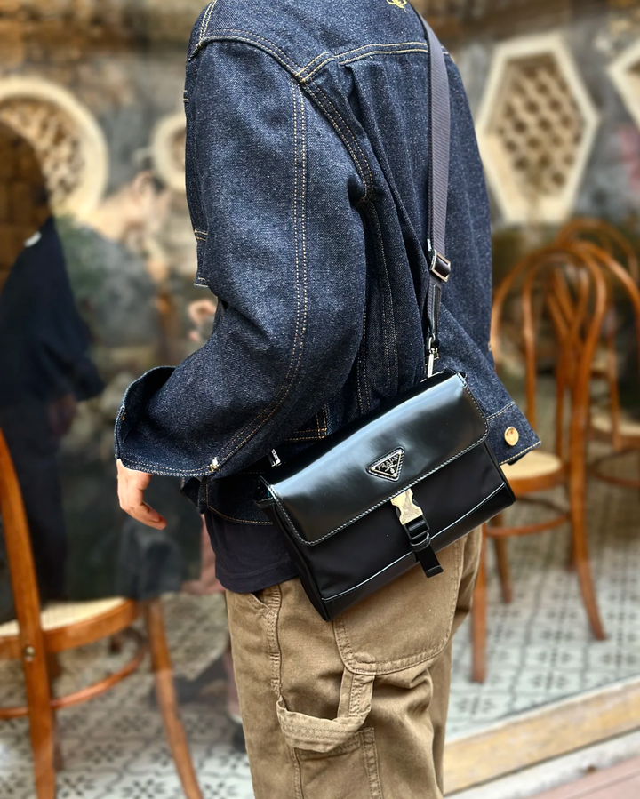 PRADA 亮面牛皮拼尼龍手機包18