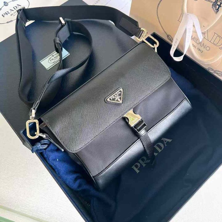 PRADA 十字牛皮拼尼龍手機包 2VD0531