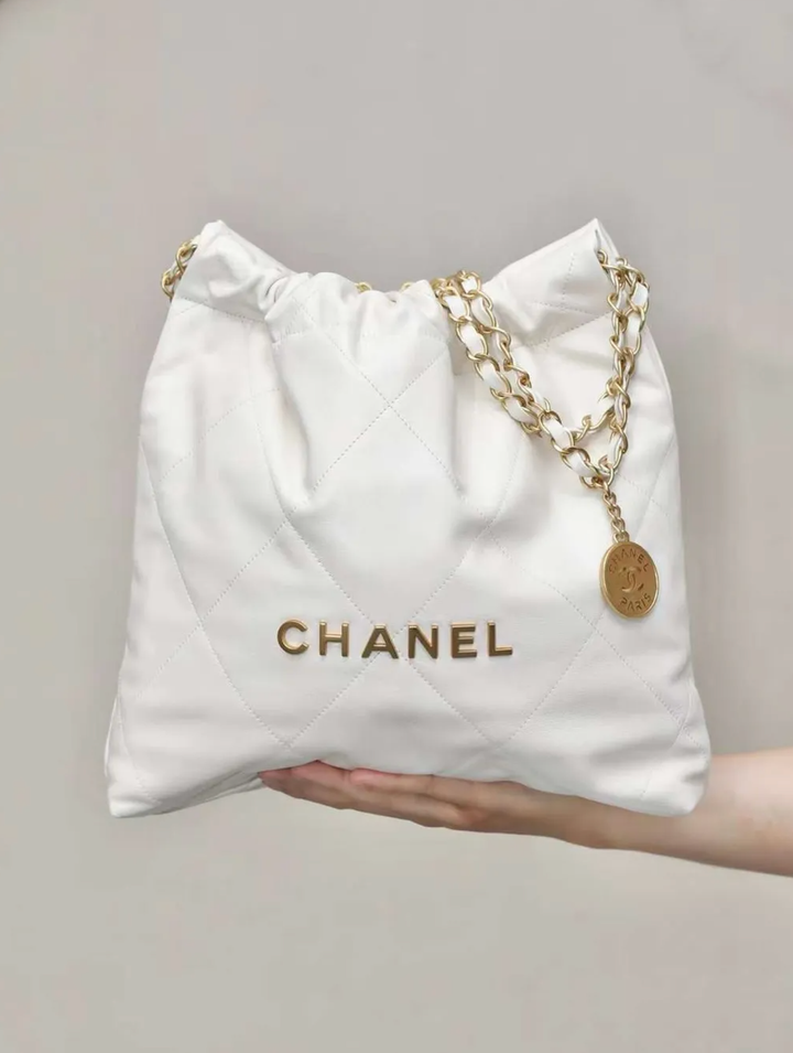 CHANEL 22BAG 垃圾袋手提包 白金 上午11.00.03