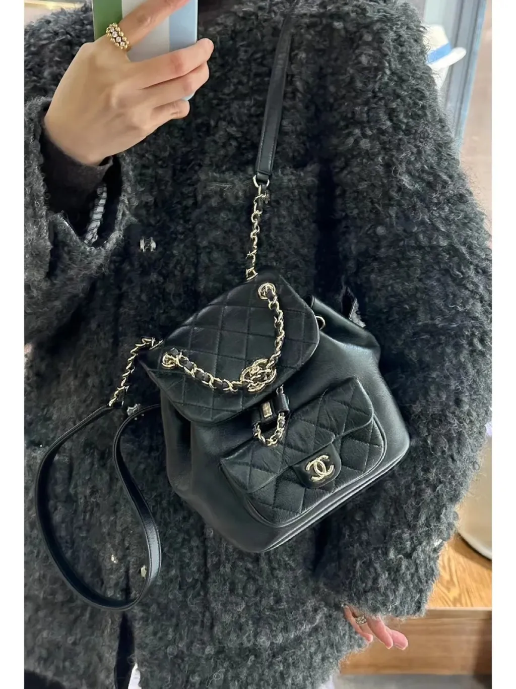 Chanel香奈儿 油蜡皮duma黑金 双肩包上身美_1_树洞洞_来自小红书网页版
