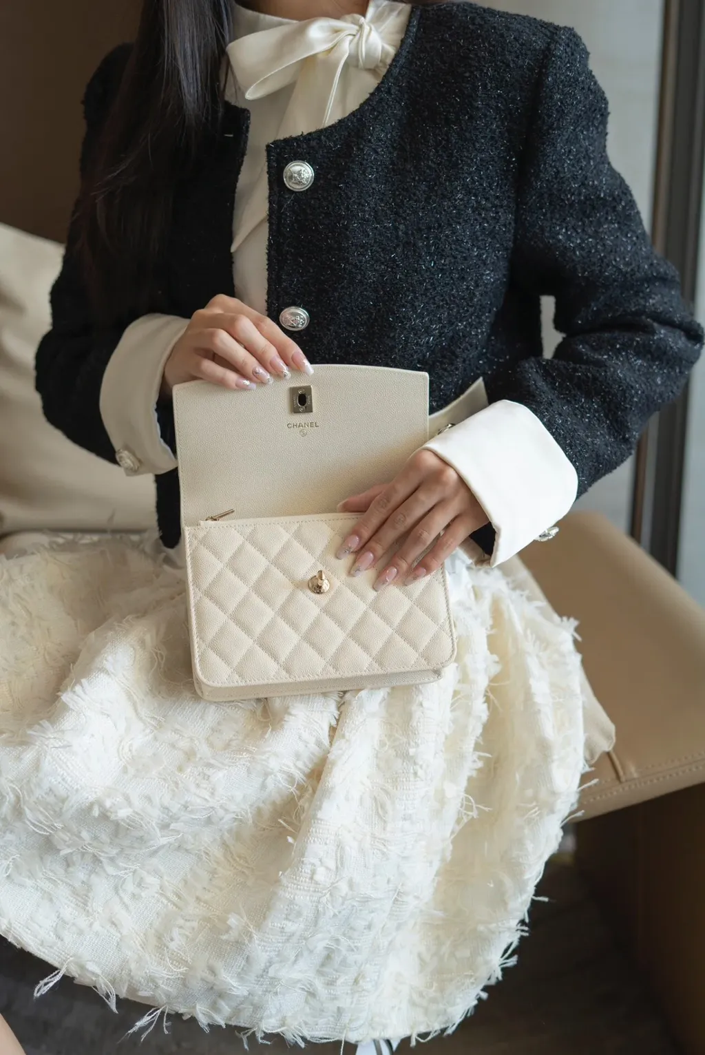 CHANEL 25C MINI 魚子醬小書包 奶白2