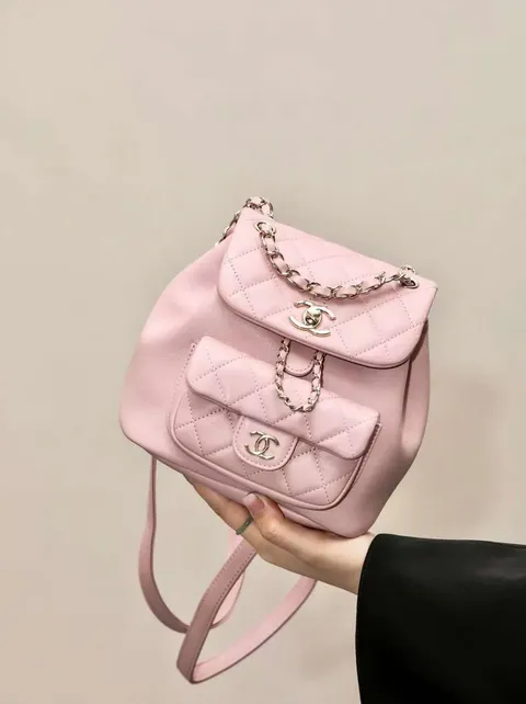 CHANEL DUMA 後背包 胎牛皮粉色 下午2.00.04