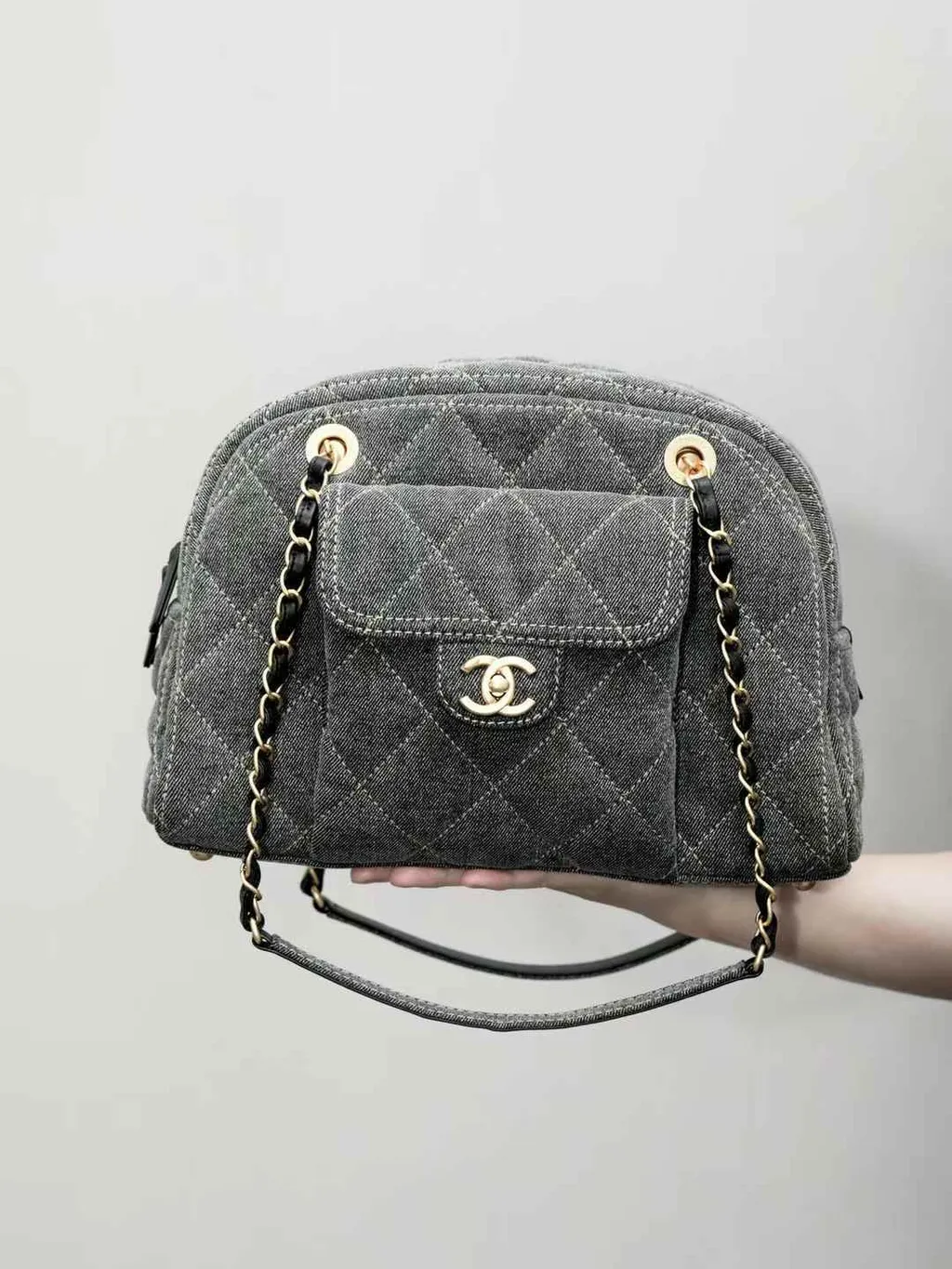 CHANEL 4B 水洗單寧保齡球包 大號:MAXI2