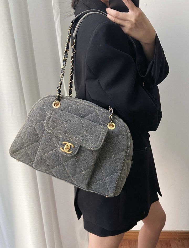 CHANEL 4B 水洗單寧保齡球包 大號:MAXI10