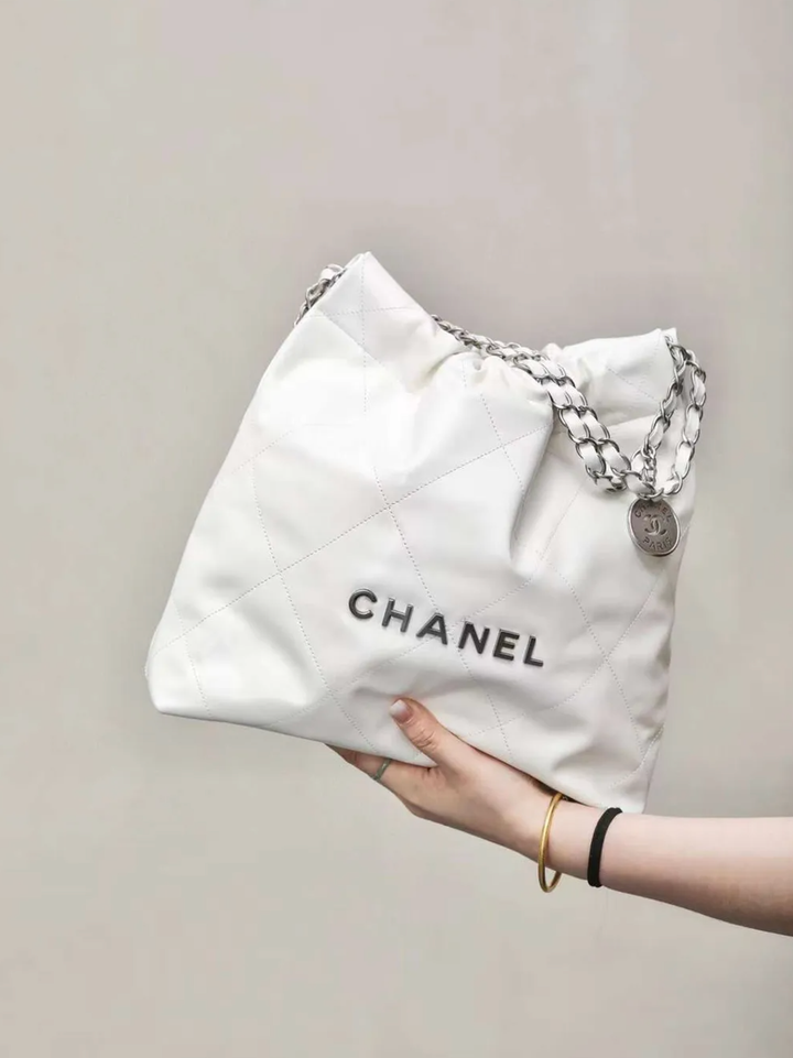 CHANEL 22BAG 垃圾袋手提包 白銀 下午3.18.21