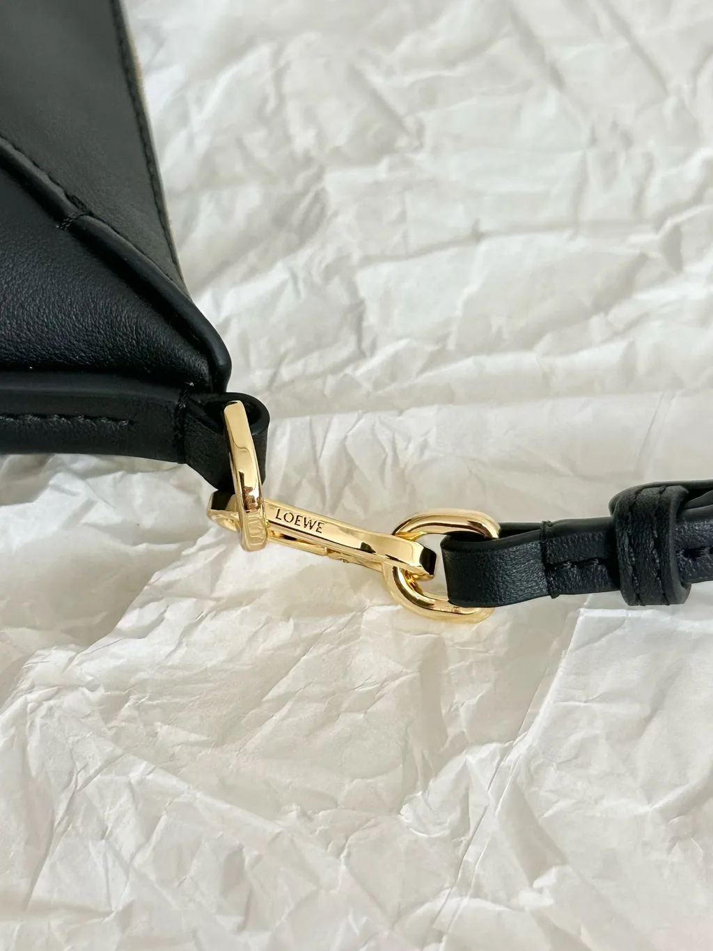 LOEWE PUZZLE FOLD POUCH 手袋 黑色1974
