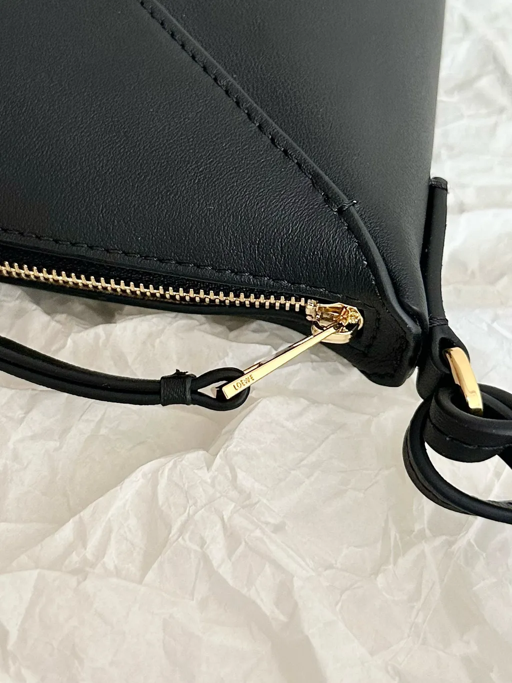 LOEWE PUZZLE FOLD POUCH 手袋 黑色1971
