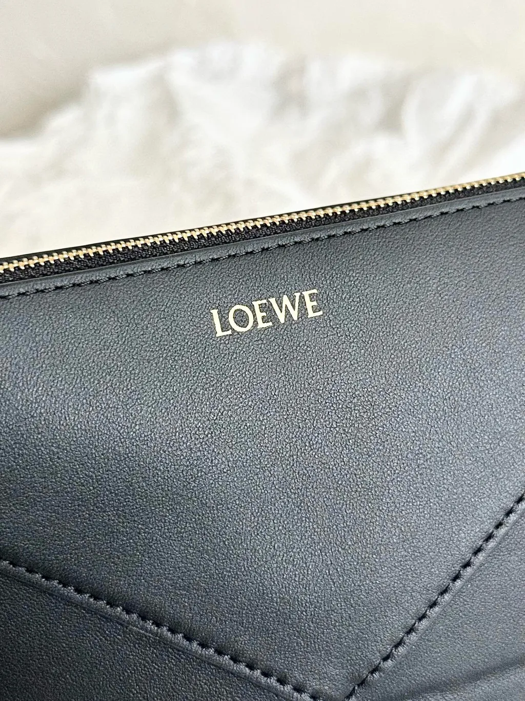 LOEWE PUZZLE FOLD POUCH 手袋 黑色1970
