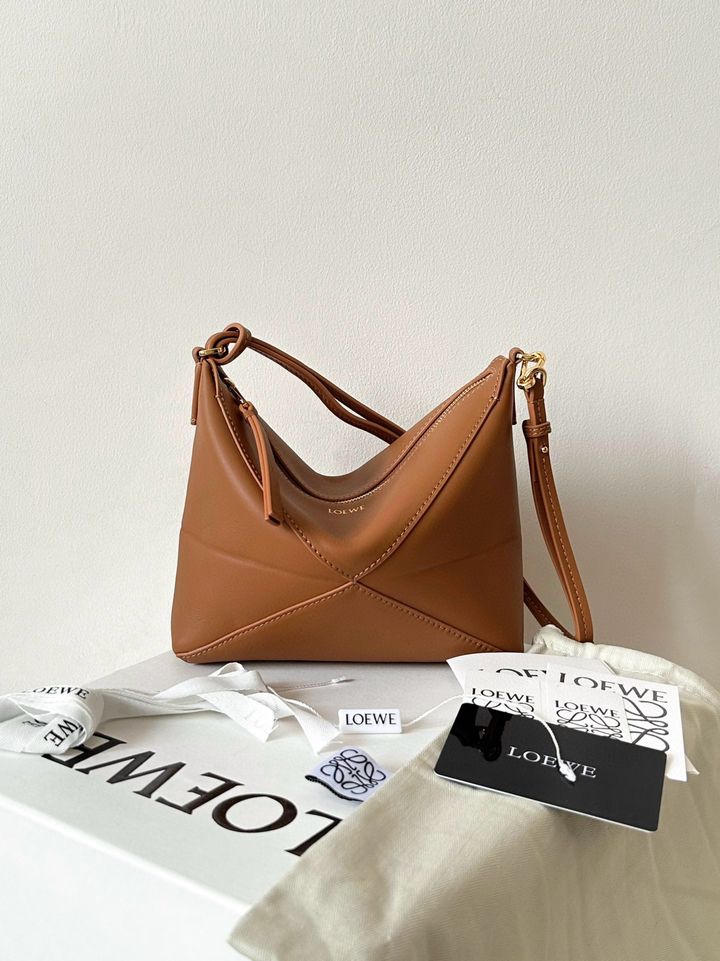 LOEWE PUZZLE FOLD POUCH 手袋 棕色1975