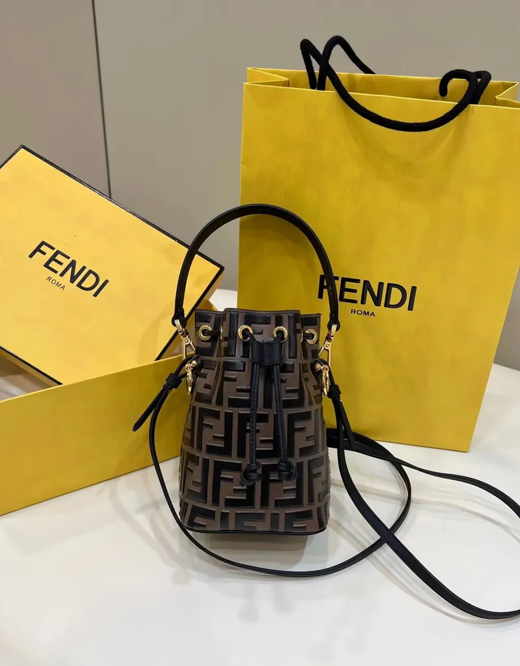 FENDI MON TRESOR MINI 水桶包 老花棕 下午3.58.37